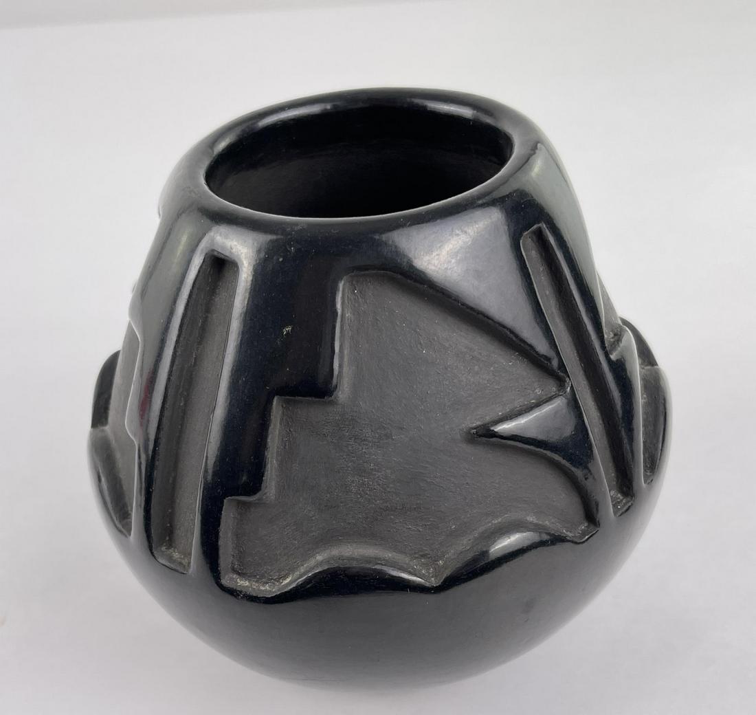 Anita L Suazo Santa Clara Pueblo Indian Pot (1 of 4)
