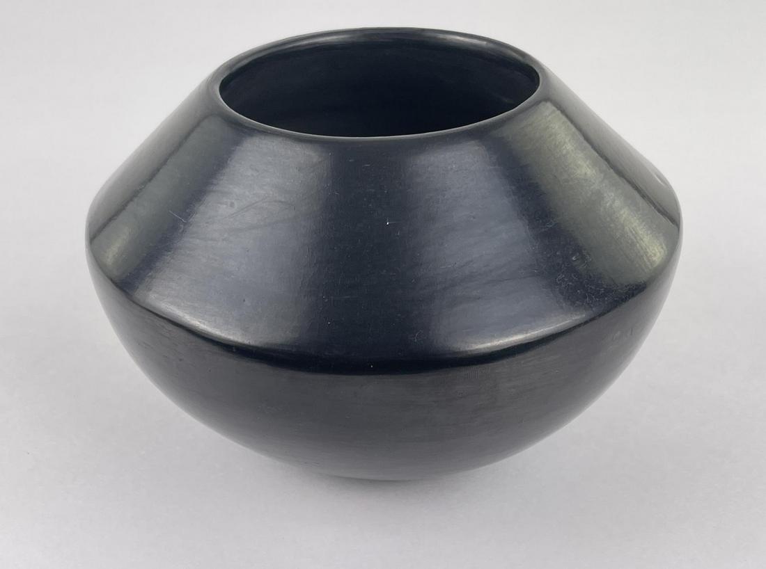 Lupita Martinez San Ildefonso Pueblo Indian Pot (1 of 4)