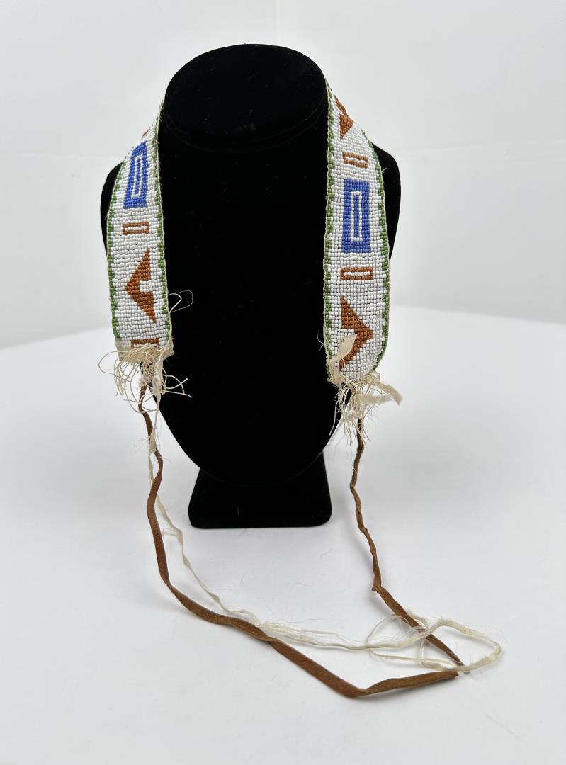 Native American Indian Beaded Necklace (1 of 3)