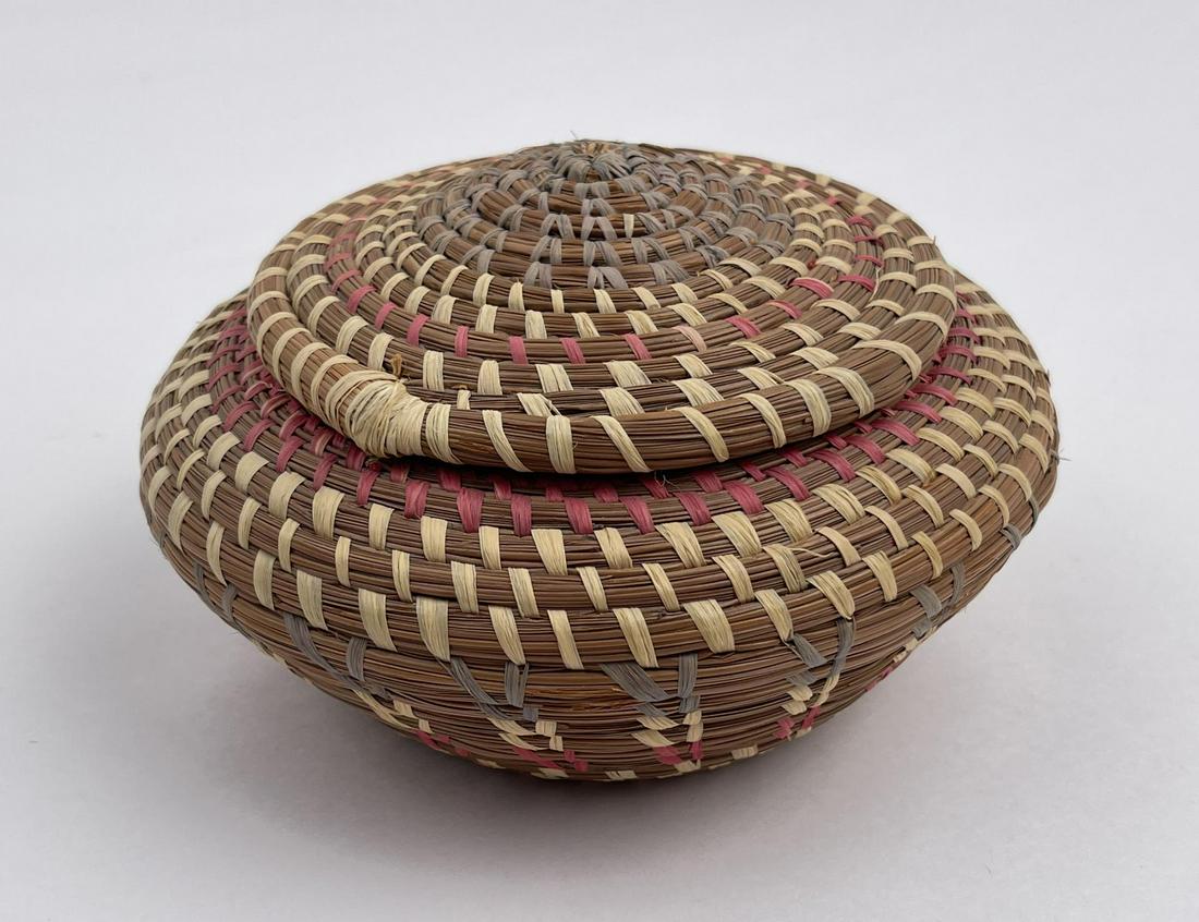 Native American Pine Needle Basket (1 of 6)