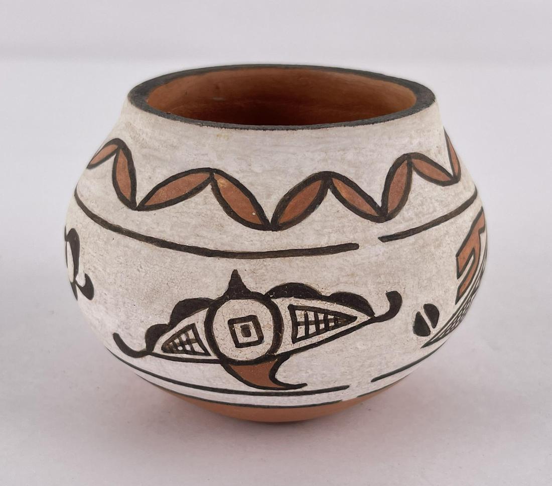 Bertie Pasqual Santa Ana Pueblo Indian Pot: 3 1/8" tall, 4" diameter. Allard Auction Collection Inv: WIL 326