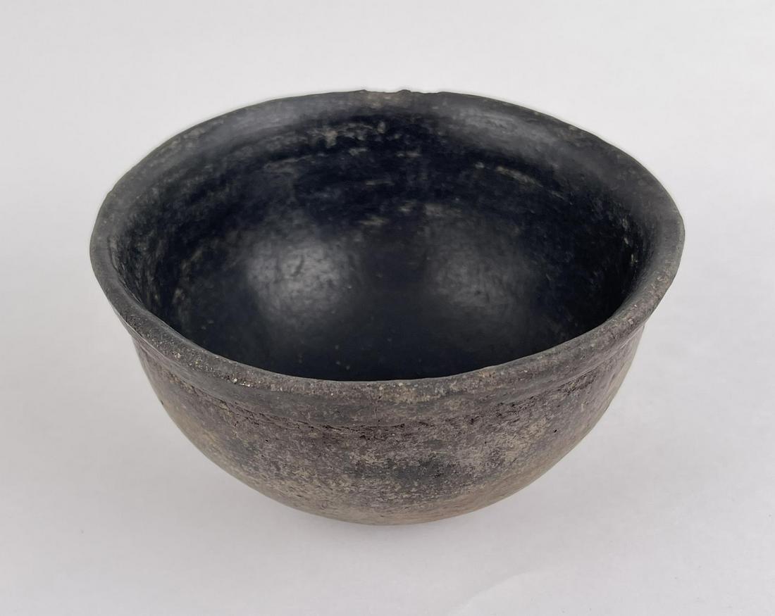 Ancient Tularosa Anasazi Mimbres Pot Vessel (1 of 4)