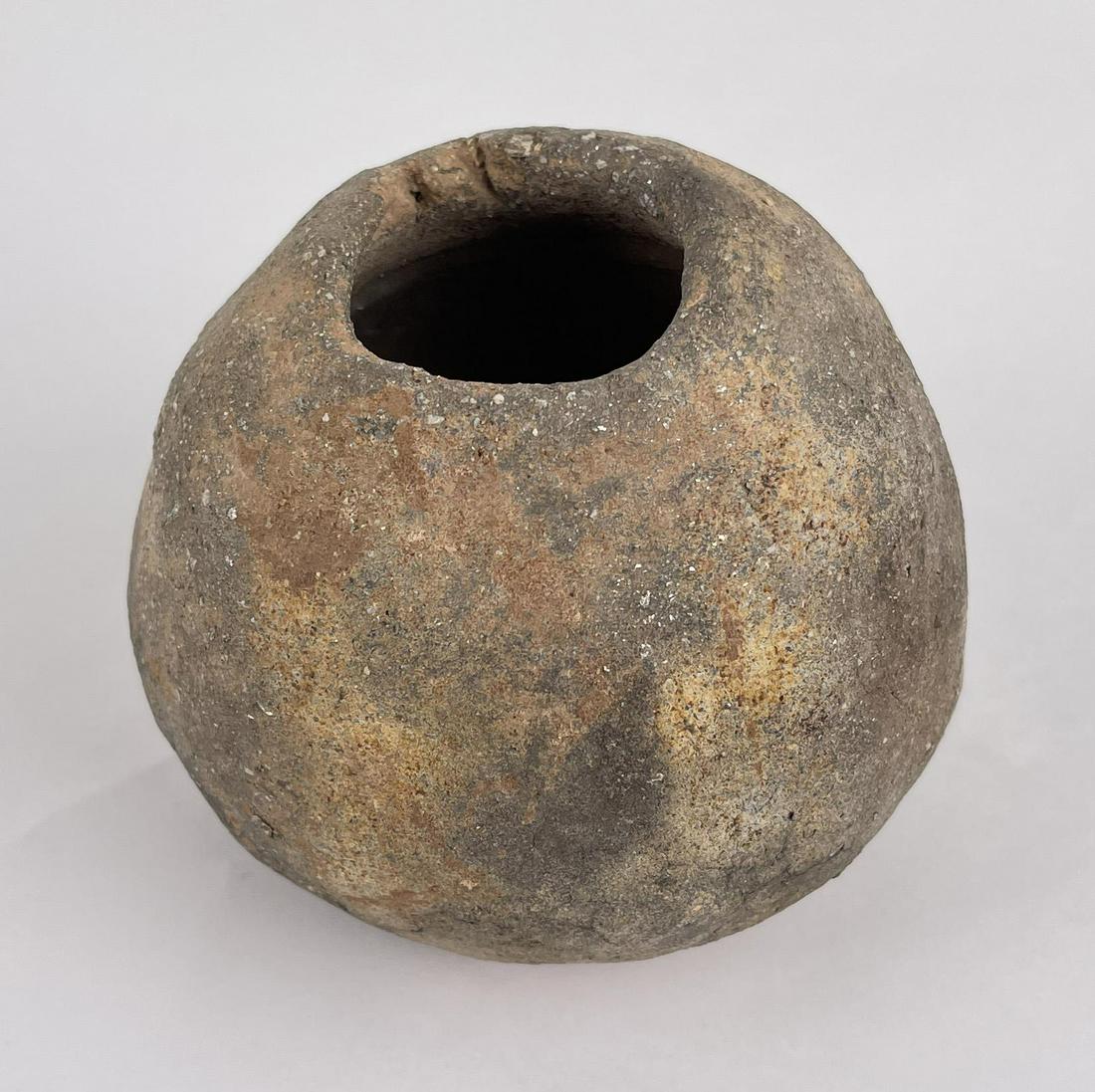 Ancient Mimbres Pottery Indian Pot Vessel (1 of 5)