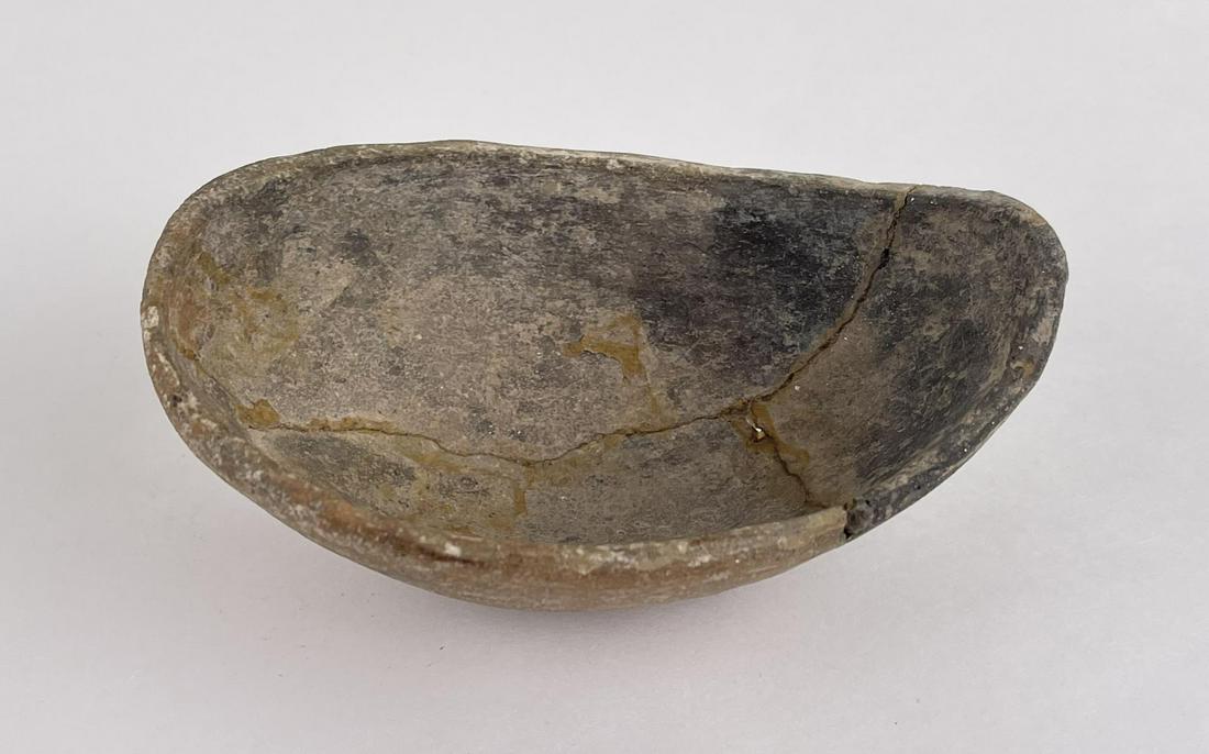 Ancient Mimbres Pottery Indian Pot Vessel (1 of 5)