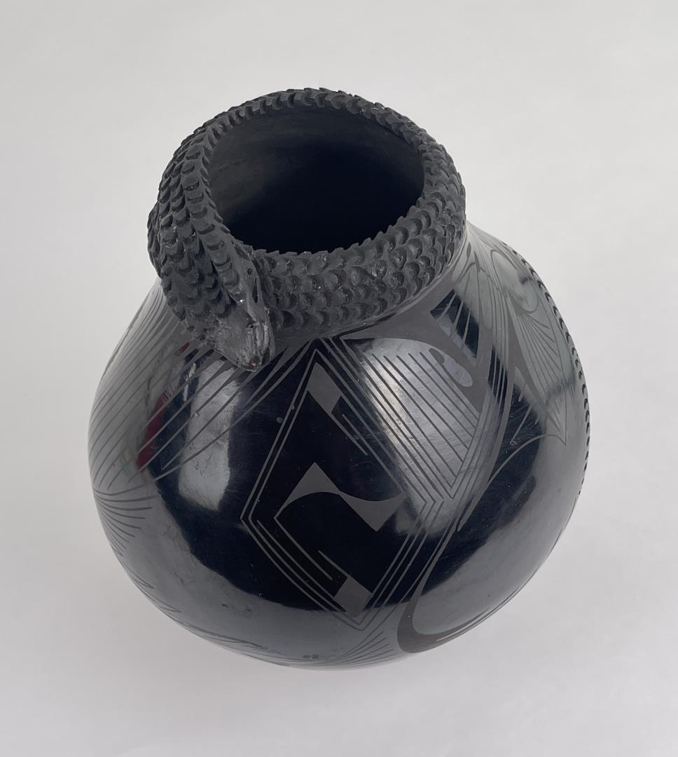 Yolanda Quezada Mata Ortiz Pottery Pot Vase (1 of 7)