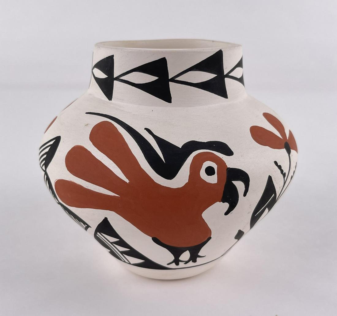 Lorianne Concho Acoma Pueblo Indian Pot (1 of 7)