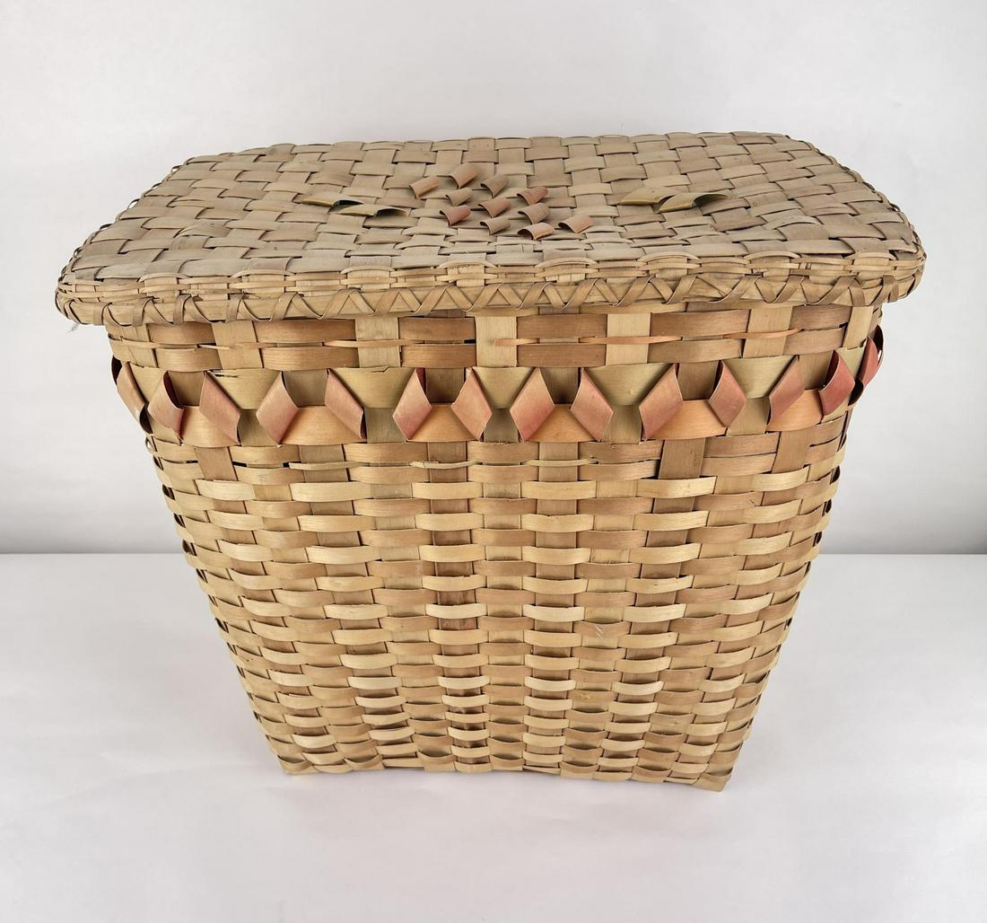 Wabanaki MicMac Penobscot Ash Indian Basket: 19" tall, 16" by 21".