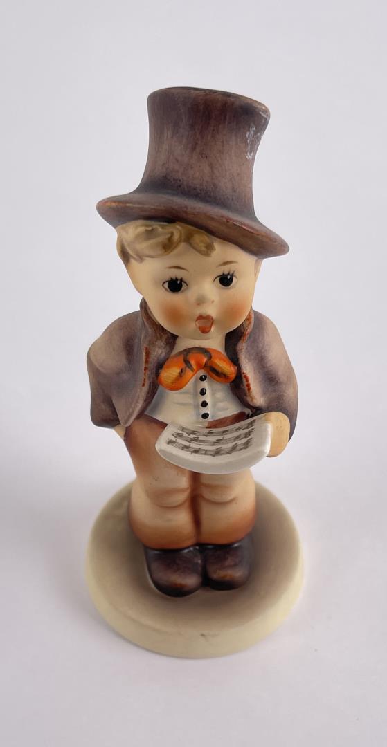 Goebel Hummel Street Singer Figurine: 5" tall.