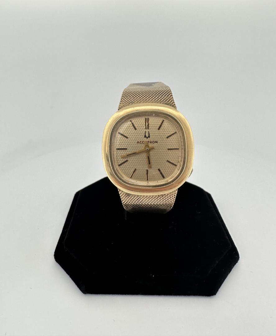 Bulova Accutron 2193 Tuning Fork Watch: Gold Filled Case. Needs a battery.