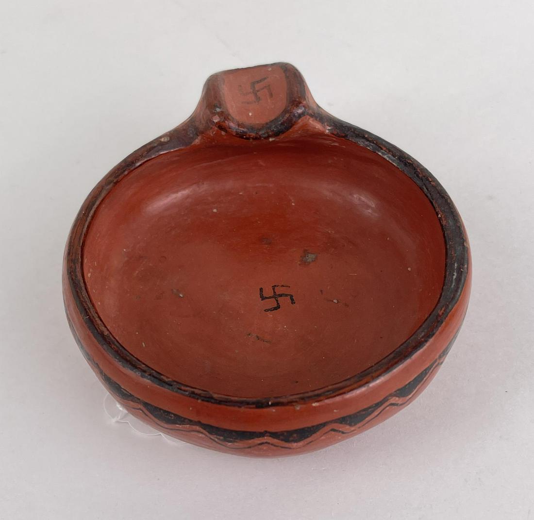 Maricopa Pueblo Indian Pottery Ashtray: 3 1/2" in diameter, 1 3/8" tall Allard Auction Collection Inv: MOO 44526