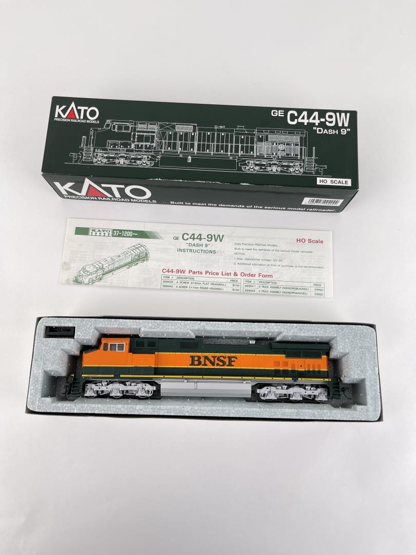 Kato GE C44-9W 37-1903 HO Scale Train Engine: Nice example in box.