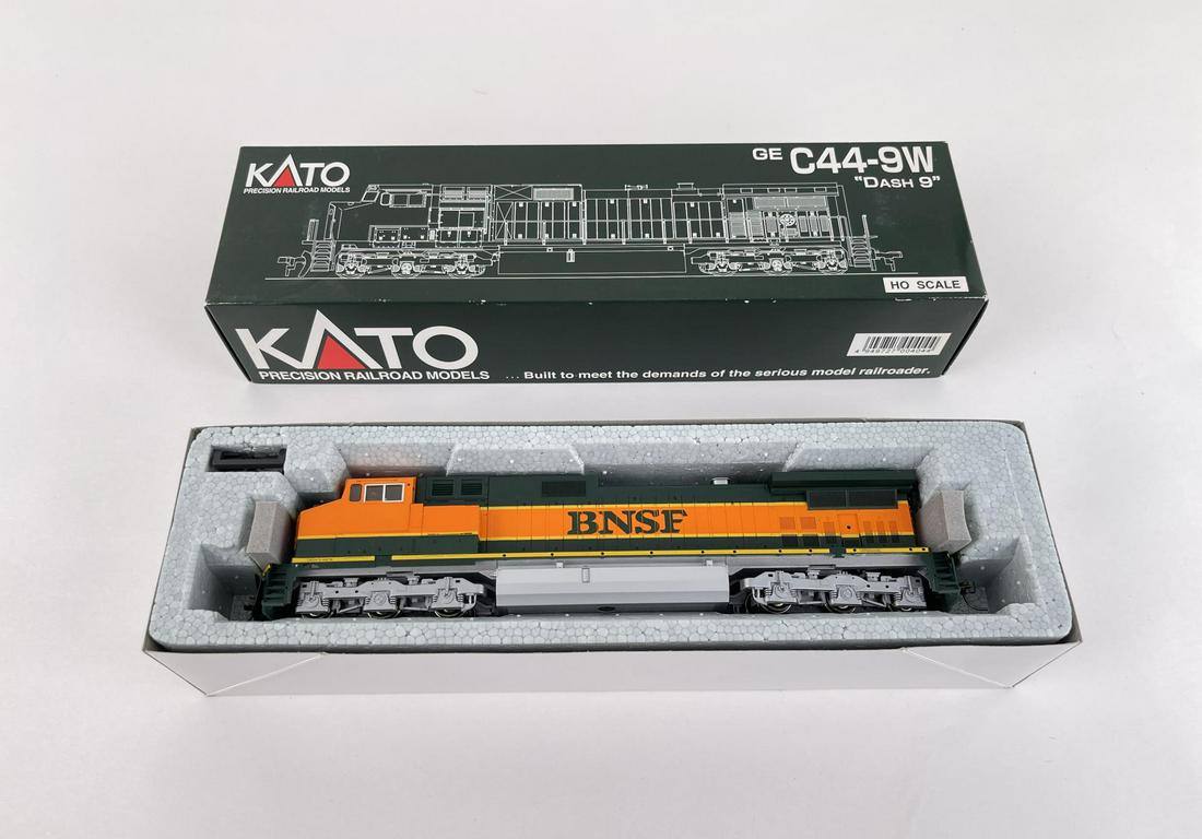 Kato GE C44-9W 37-1903 HO Scale Train Engine: Nice example in box.