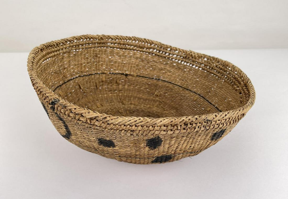 Yanomami Basket Amazon: 12 1/2" diameter, 6" tall.