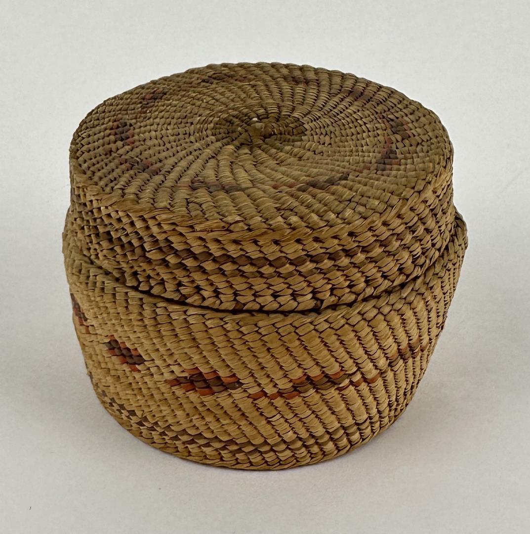Northwest Coast Makah Nootka Indian Basket: 2 1/8" tall, 3" diameter.