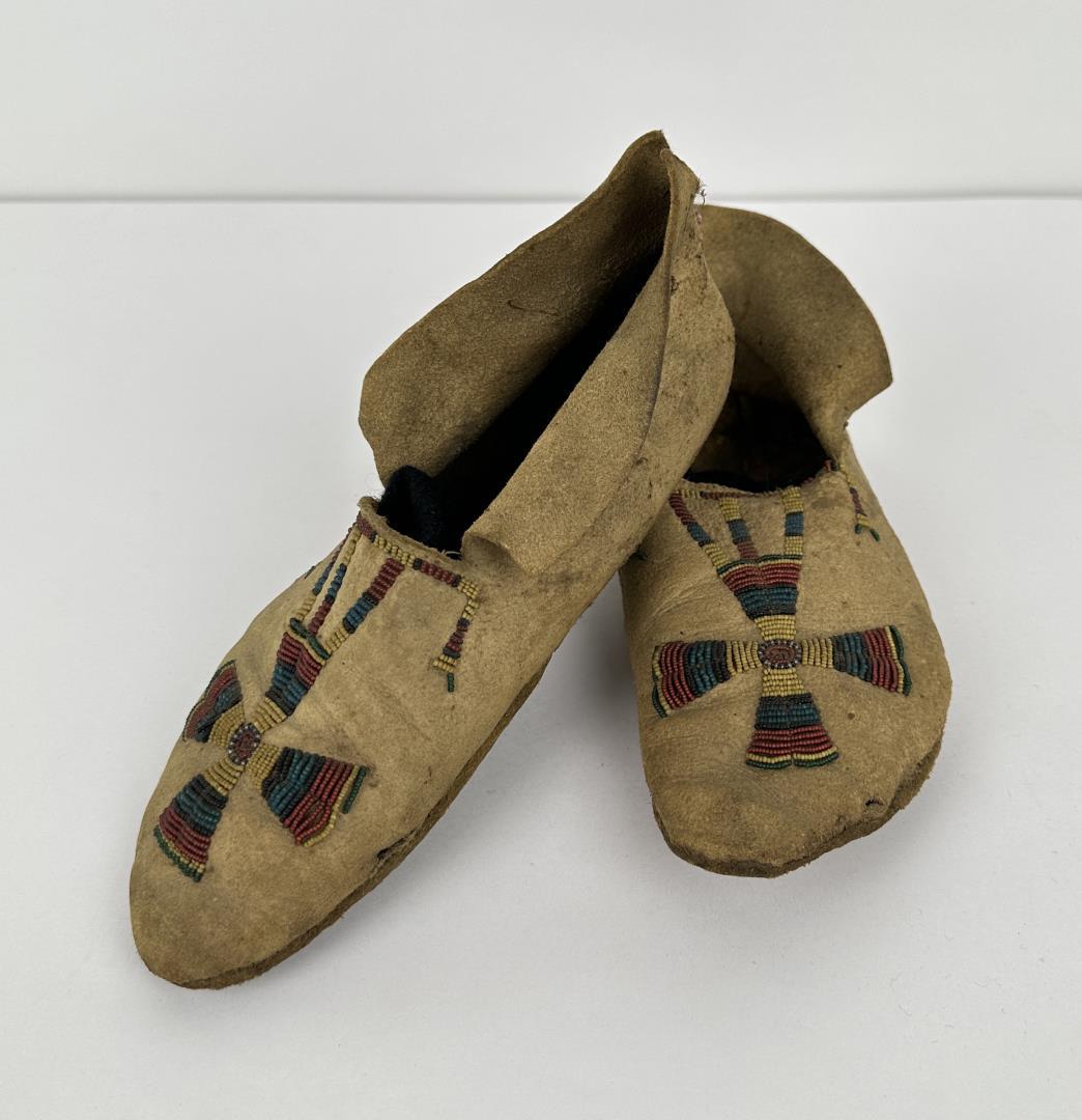 19th Century Cheyenne Indian Beaded Moccasins (1 of 13)