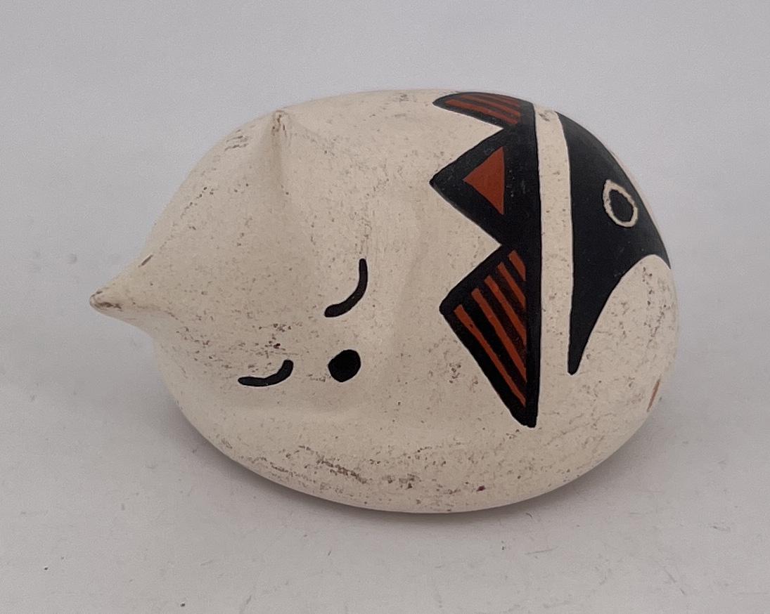Priscilla Jim Acoma Pueblo Indian Pottery Cat: 1 3/8" diameter.