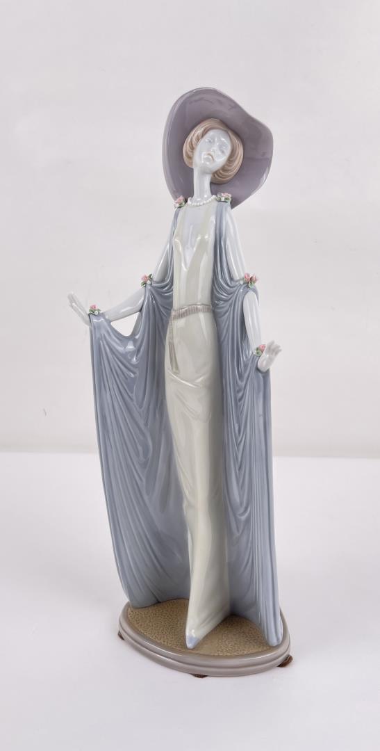 Lladro 1428 Afternoon Tea Porcelain Figurine (1 of 6)