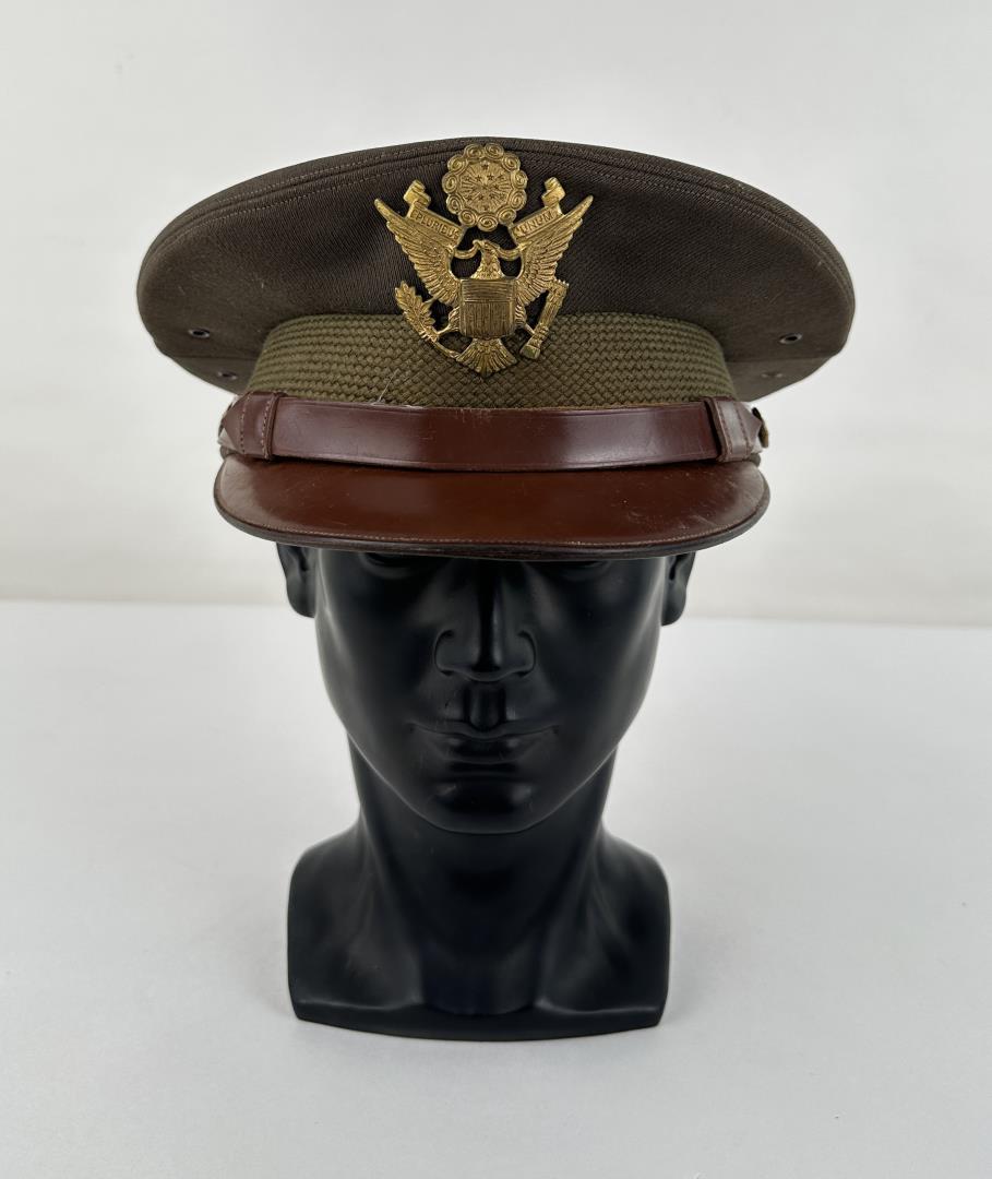 WW2 Officers Peak Cap: Nice example