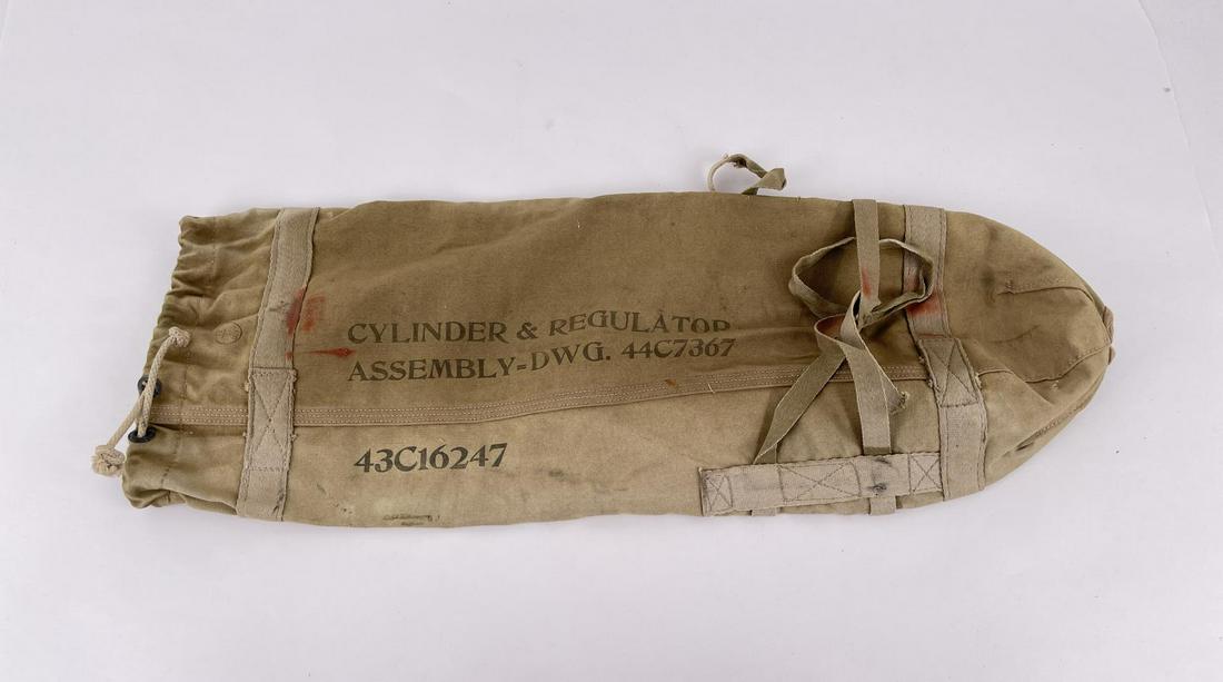 WW2 Oxygen Bottle Shoulder Case Carrier: Nice example