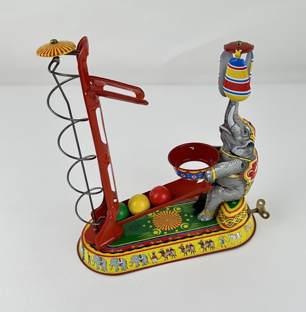 JW Mark Tin Litho Elephant Circus Toy (1 of 8)