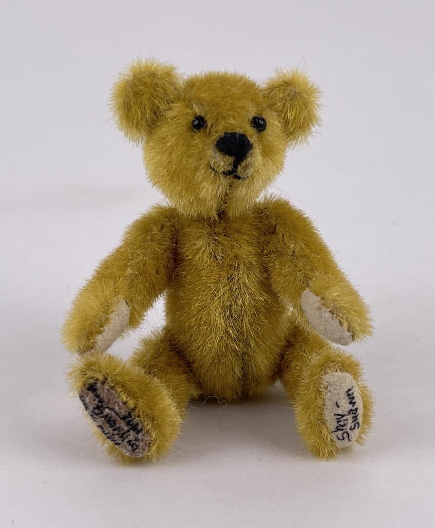 Miniature Mohair Teddy Bear Willow (1 of 7)