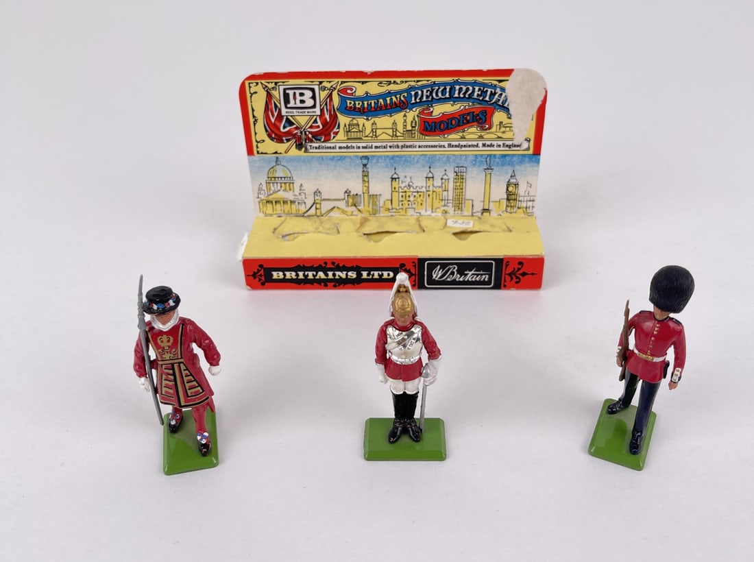 Britains New Metal Models Beefeaters (1 of 6)