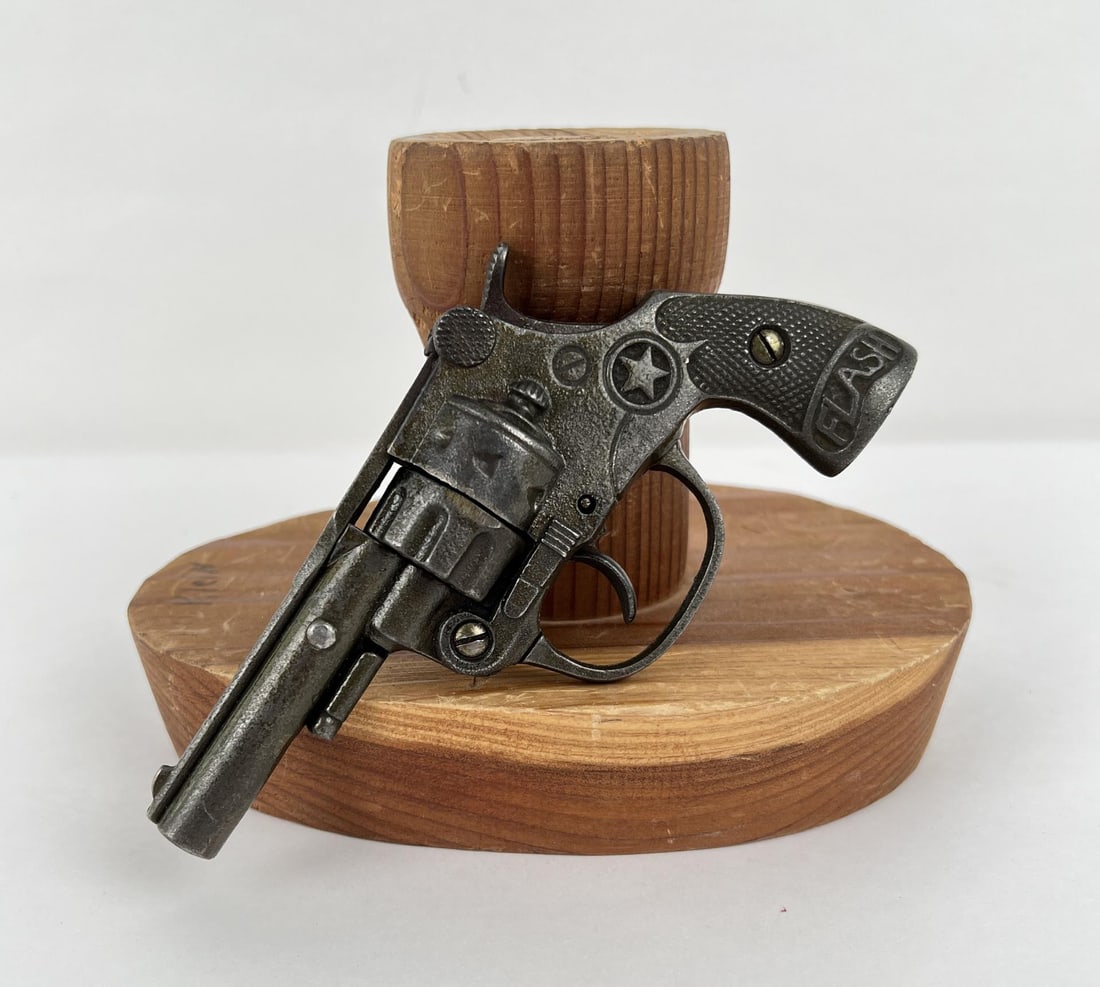 Hubley Flash Cap Gun: Nice example.