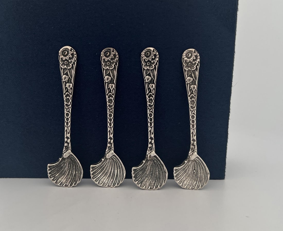 Sterling Silver Sea Shell Salt Cellar Spoons (1 of 3)