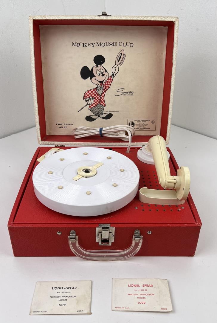 Mickey Mouse Club Turntable Record Player (1 of 5)