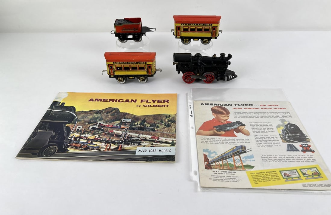 American Flyer Lines Train Set Prewar: Very nice set. Locomotive is working.
