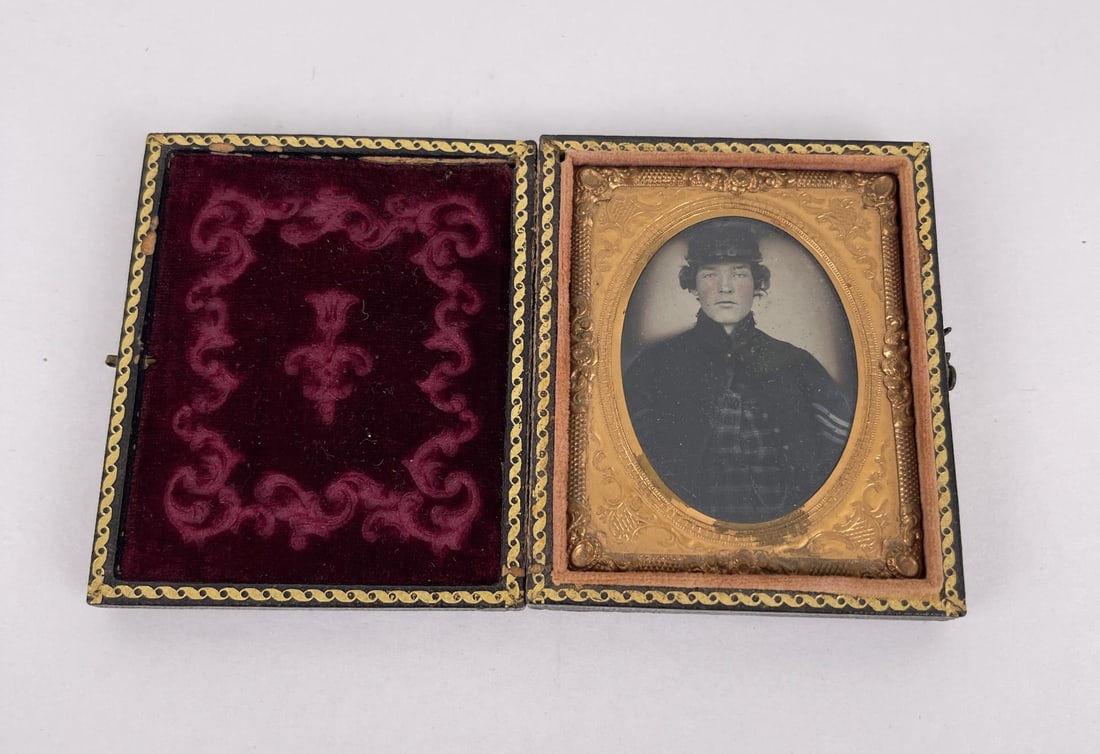 Civil War US Cavalry Ambrotype Photo: Very nice image.