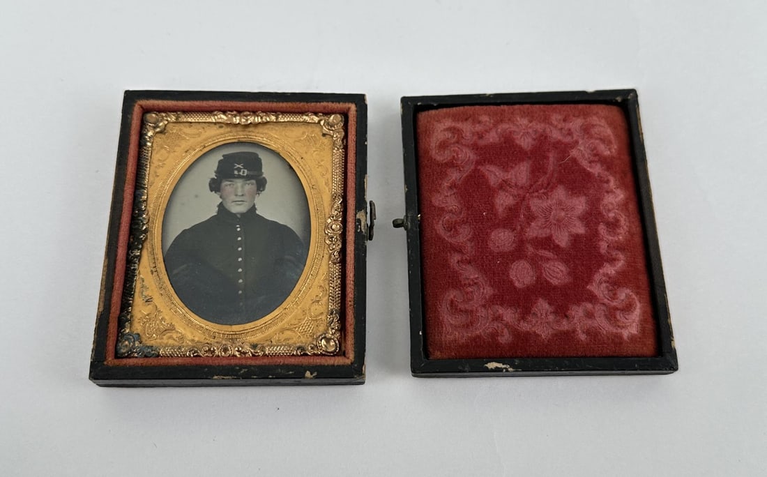 Civil War US Cavalry Ambrotype Photo: Nice image.