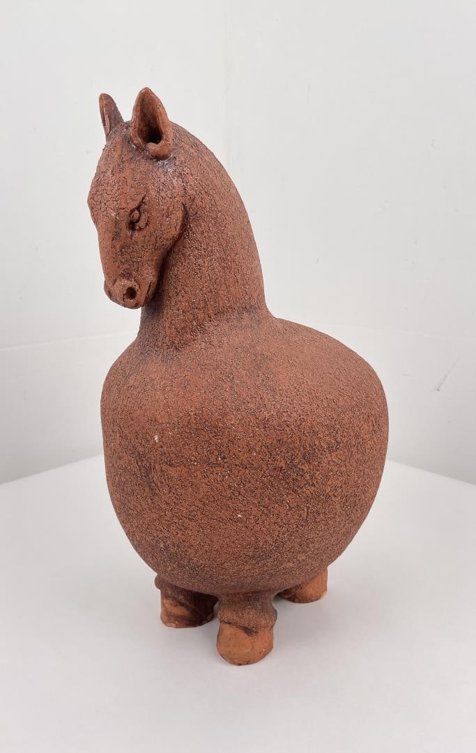 Mid Century Aldo Londi Bitossi Pottery Horse: Very nice Mid Century Raymor Pottery Horse. Large. 18 3/4" tall, 11" long, 9 3/4" wide.