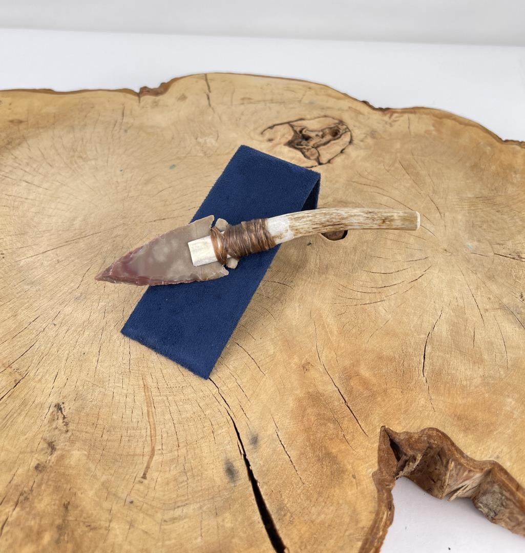 Bo Earls Handmade Horn Handle Knife: Handmade by Bo Earls. Bo is one of the finest modern flint and obsidian knappers. His knives are some of the nicest money can buy. The handle is whitetail deer horn. 5 1/2" long.