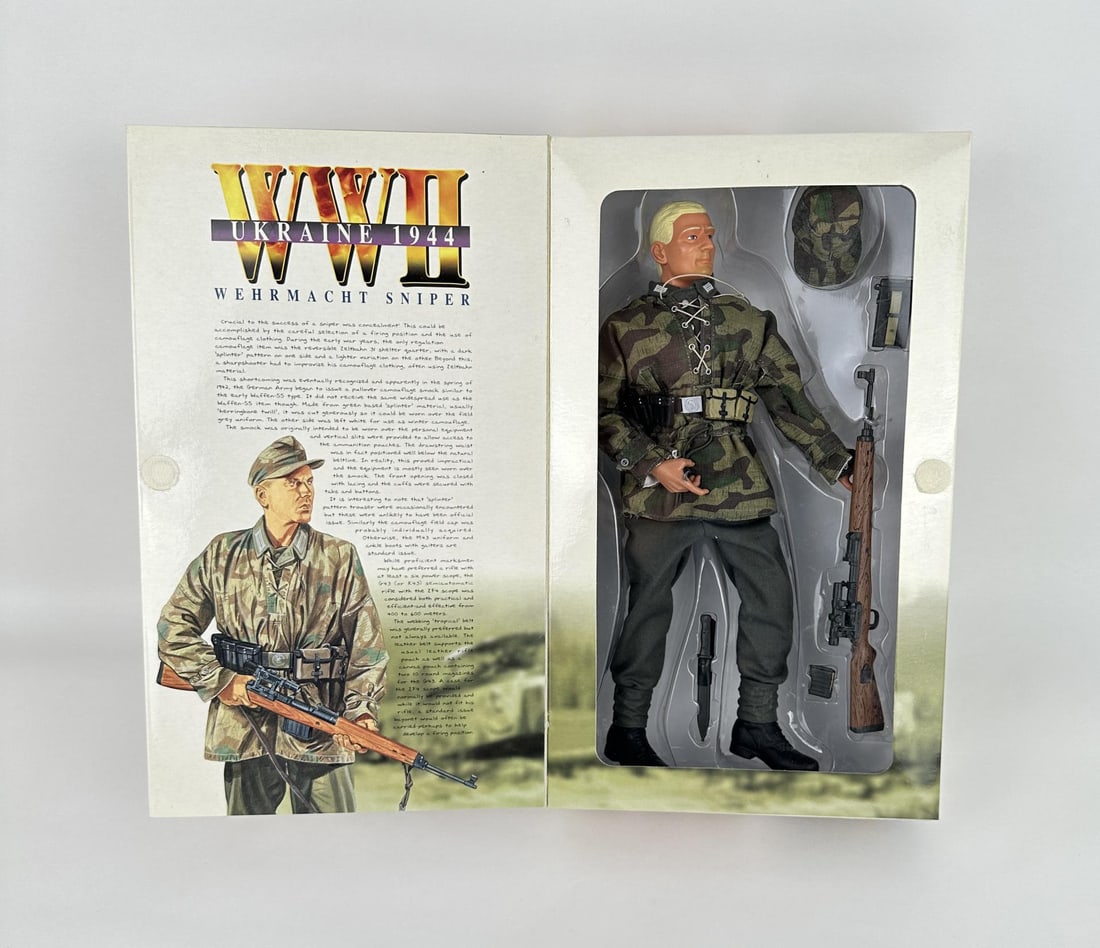 Dragon Action Figure WW2 Ukraine 1944 Ernst: Nice action figure. New in box.