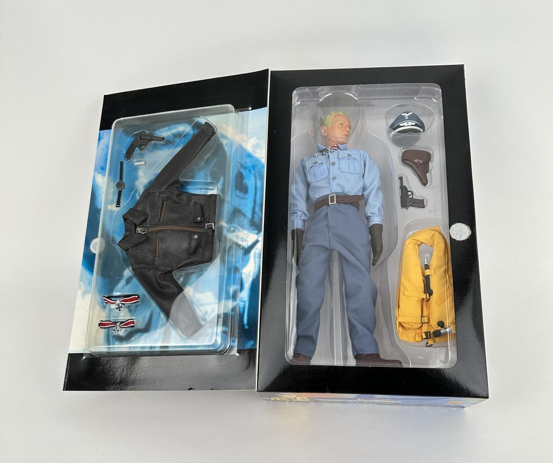 Dragon Action Figure WW2 Erich Hartmann: Nice action figure. New in box.