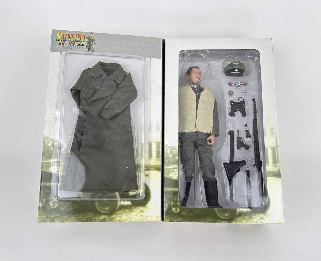 Dragon Action Figure WW2 Mariupol 1941 Kurt: Nice action figure. New in box.