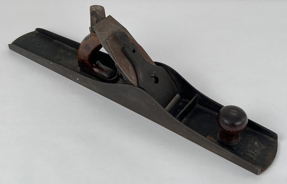 Stanley No 7 Wood Plane: Rear handle has damage as shown.