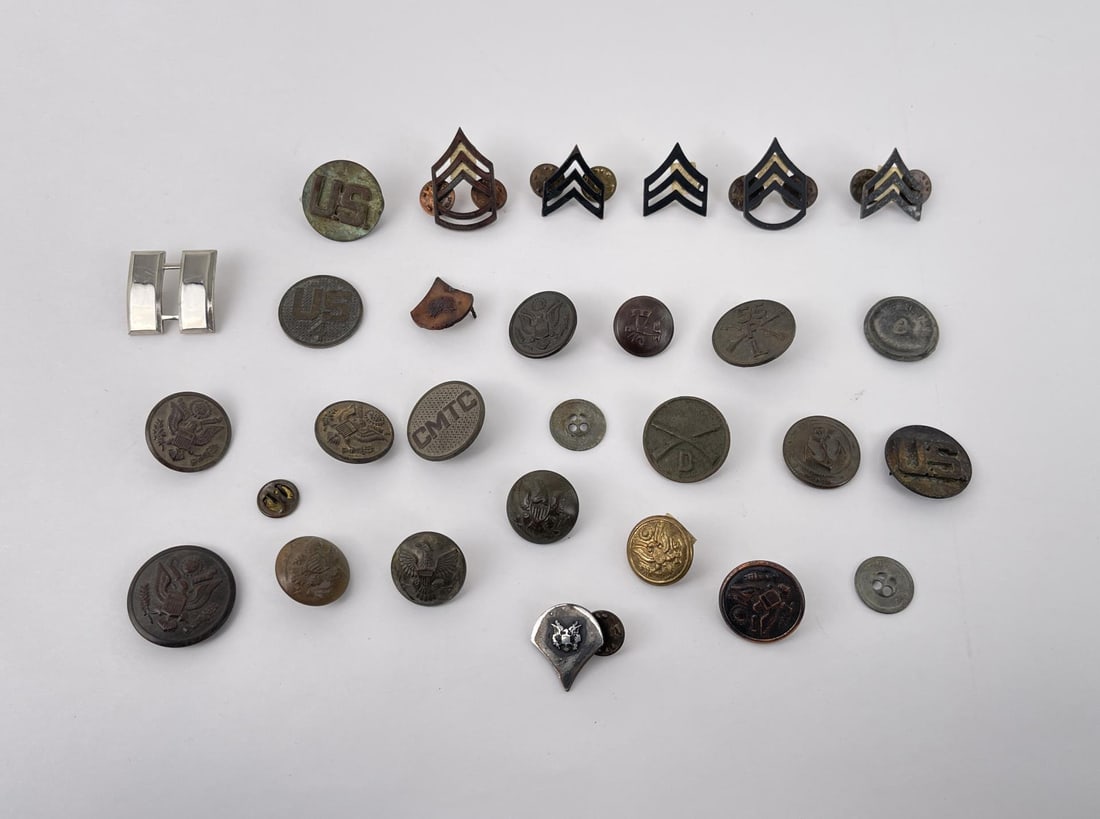 Montana Fort Found Relic Military Pins Buttons: Nice grouping. As dug.