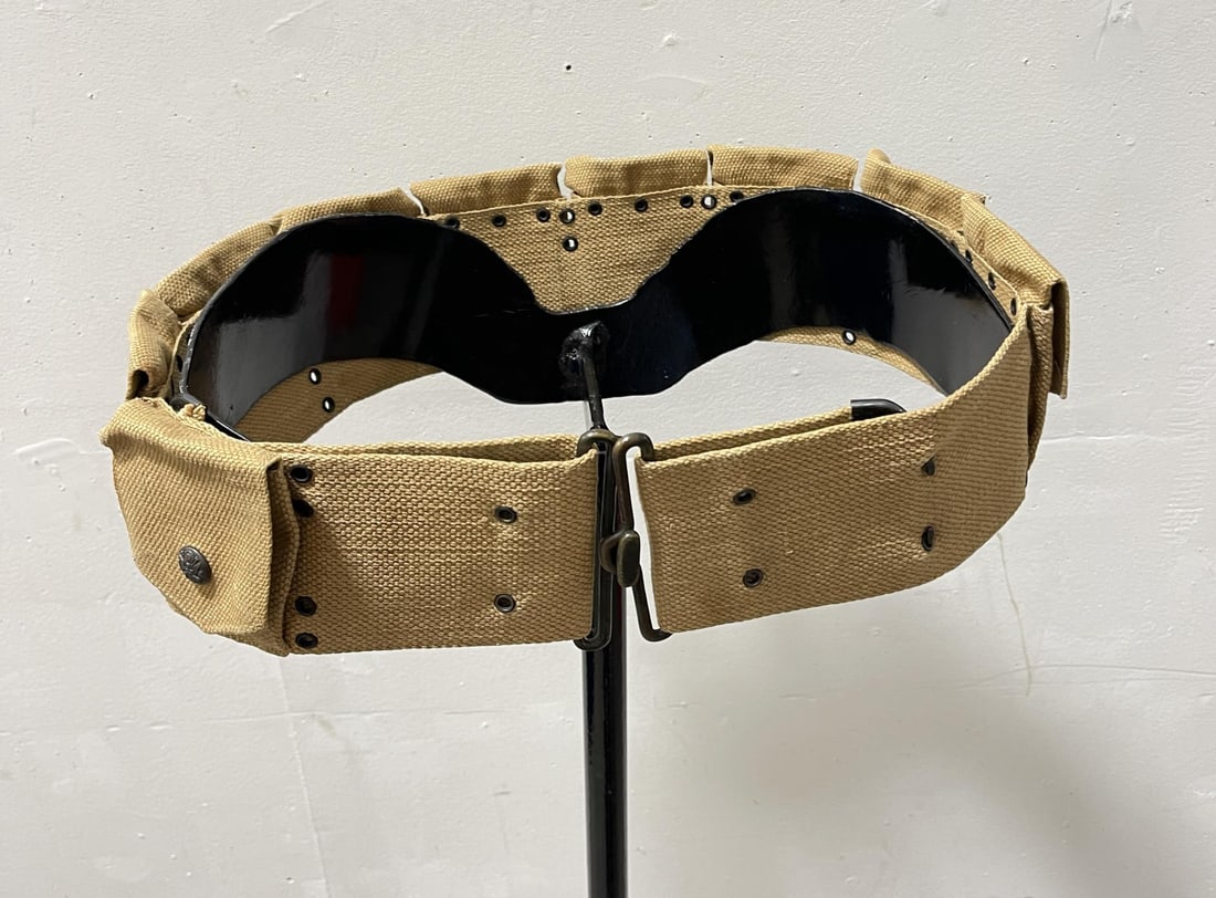 Mills 1903 9 Pocket Eagle Snap Cartridge Belt: Measures 34" open