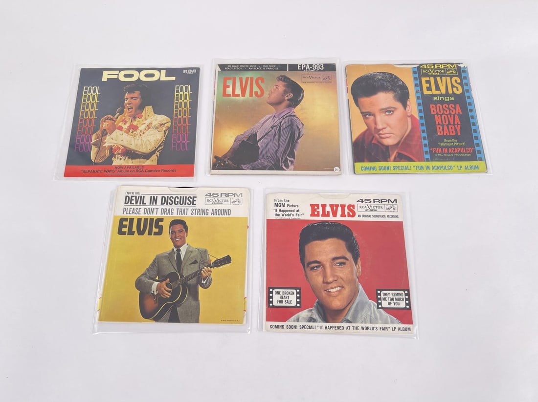 5 Assorted Elvis Presley 45 RPM Records: Nice grouping