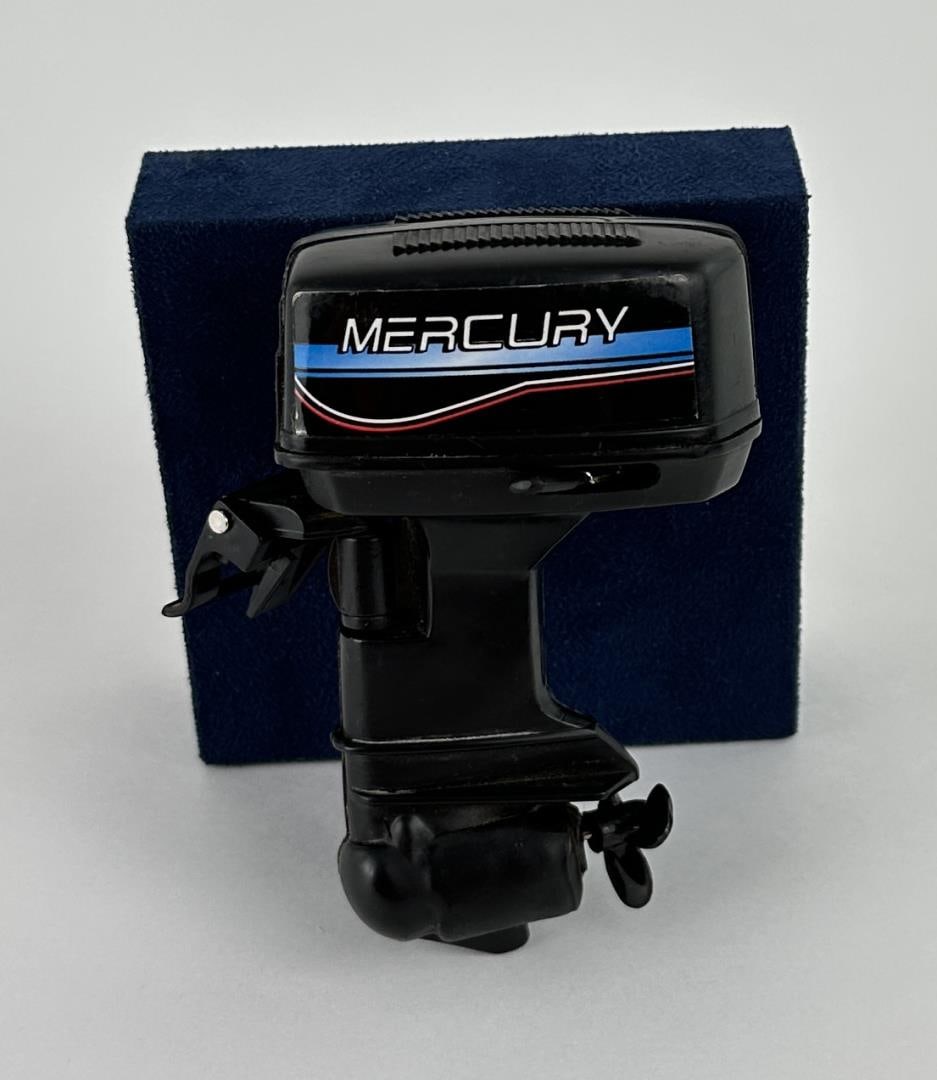 Mercury Toy Outboard Motor: Prop housing cracked