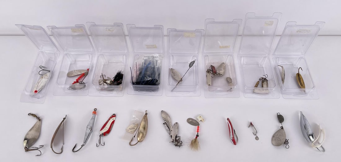 Large Group of Assorted Fishing Lures: 33 pieces total