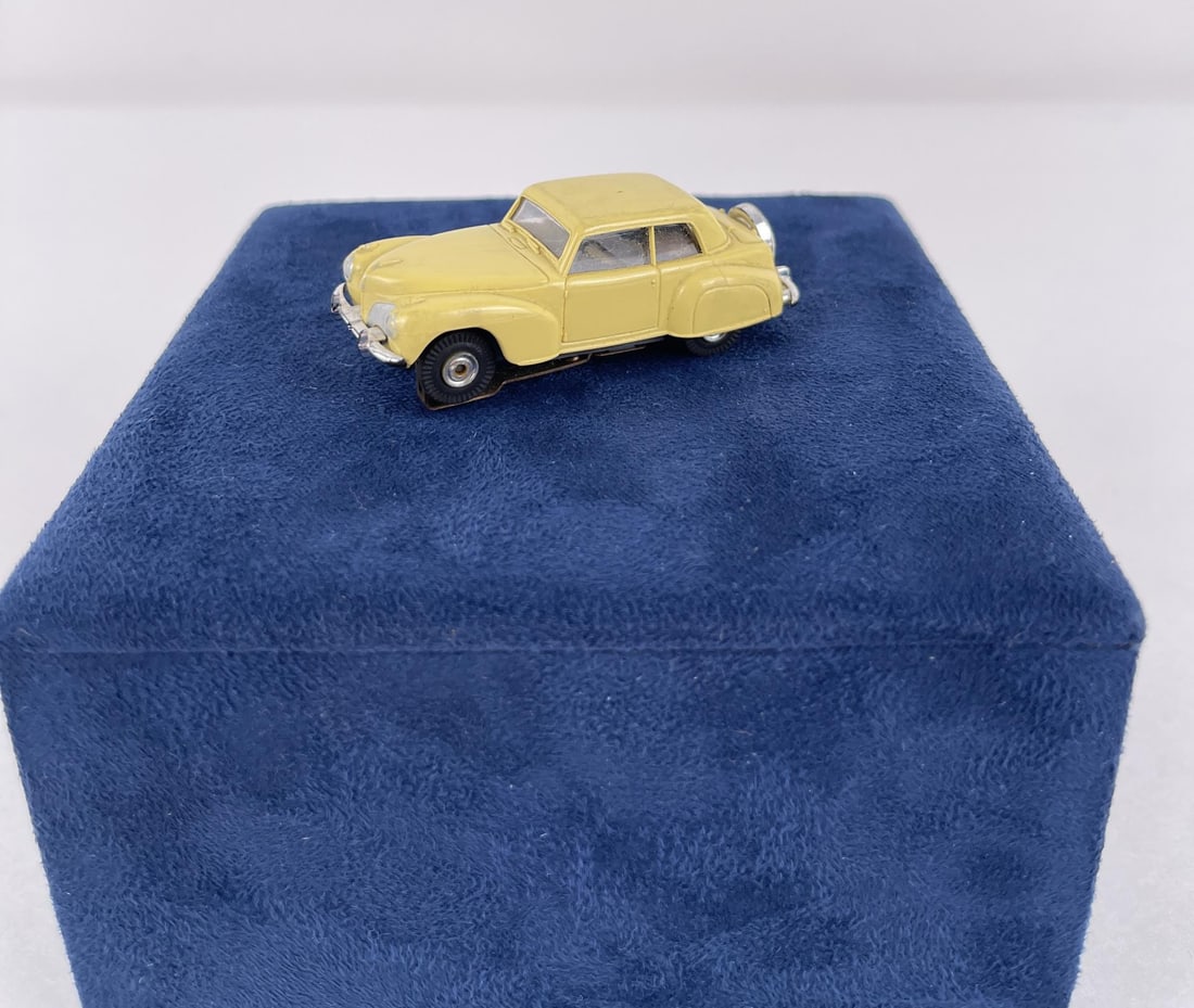 Aurora Thunder T Jet Lincoln Continental Slot Car: Nice example.