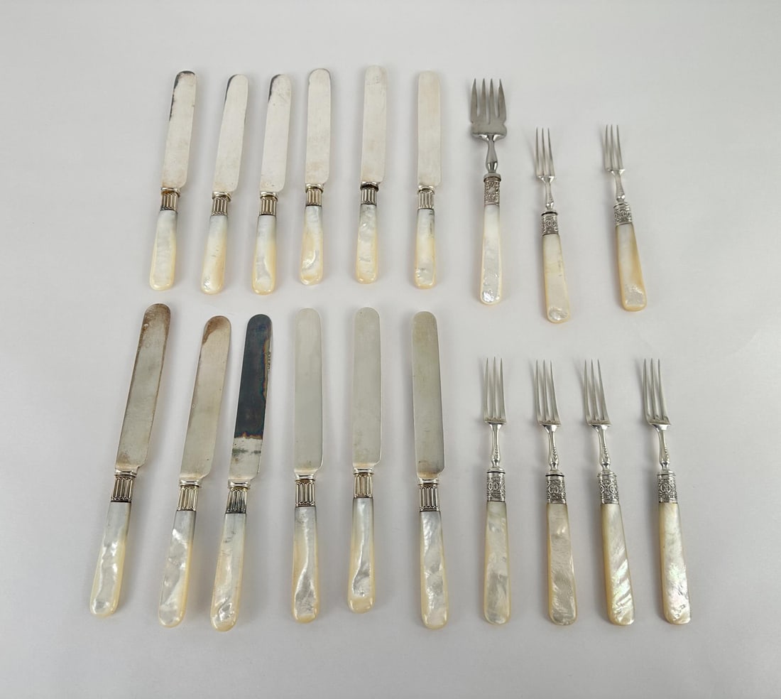 Mother of Pearl Handled Flatware: Nice grouping.