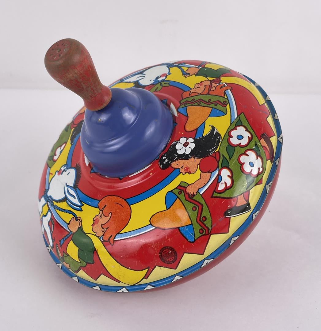 Ohio Art Tin Litho Top: Nice example.