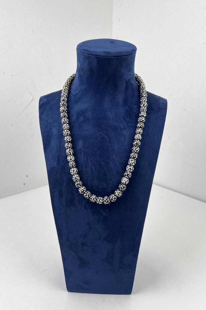 Native American Indian Trade Bead Necklace (1 of 3)