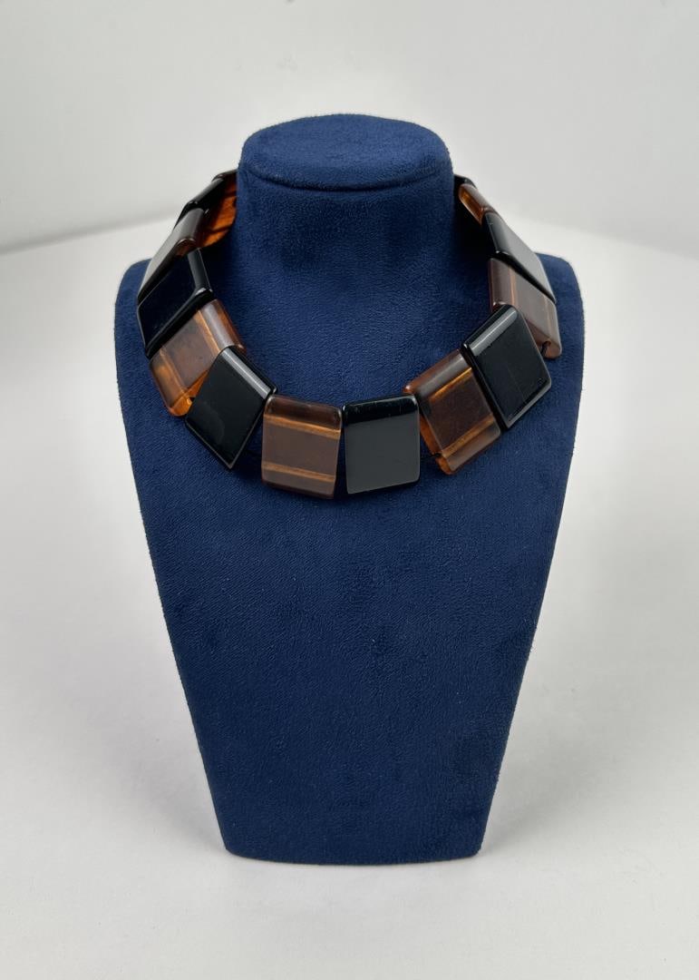 Bakelite Collar Necklace (1 of 3)
