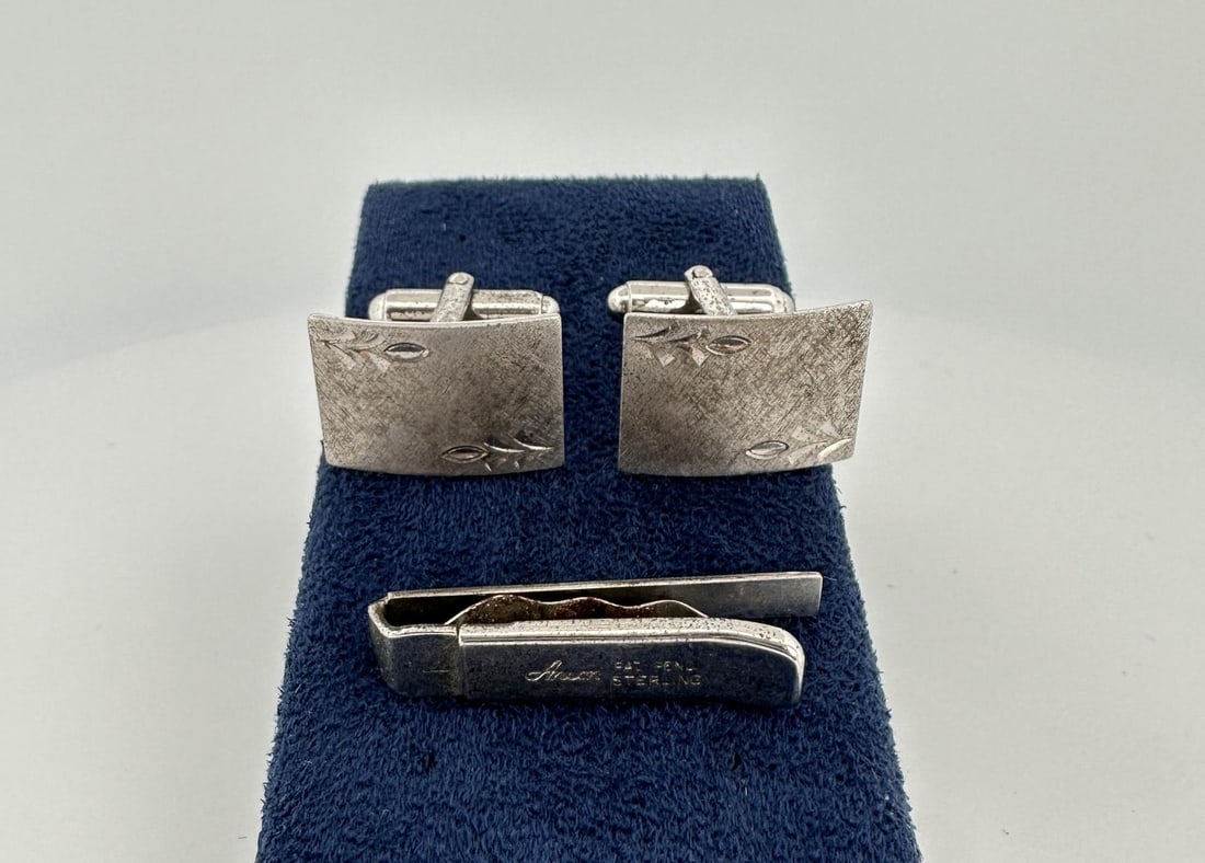 Anson Sterling Silver Cufflinks and Tie Bar: Nice grouping.