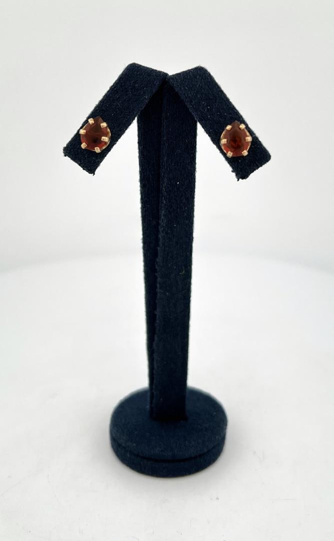 14k Gold Garnet Earrings: 1.9 grams.